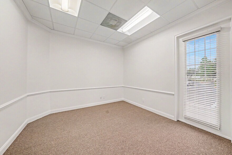 More Photos Of 2505 Seven Springs Blvd, New Port Richey Loft Creative Space For Lease