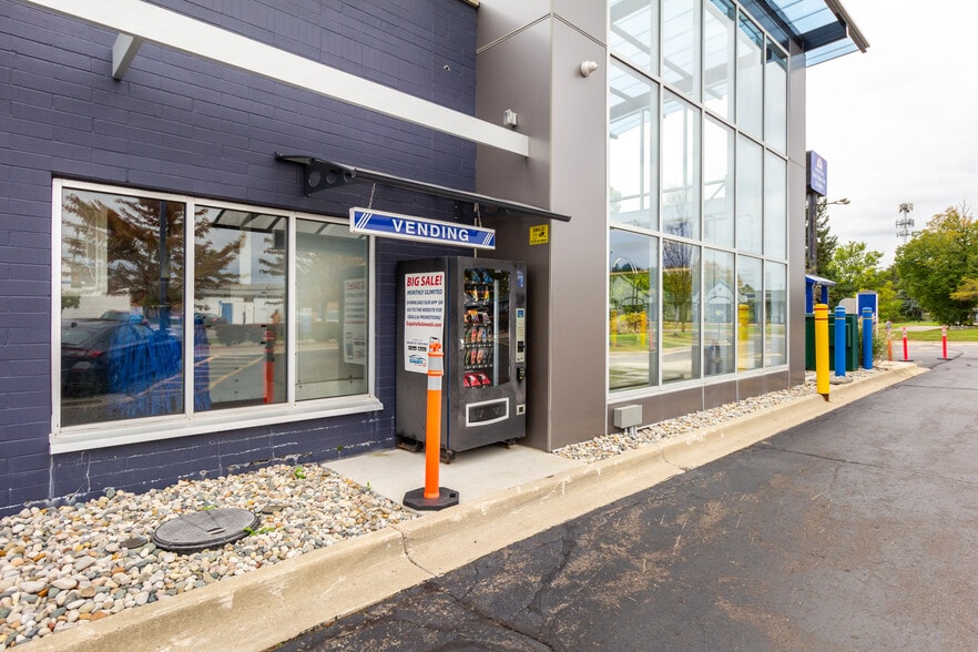 More Photos Of 31785 Van Dyke Ave, Warren Carwash For Sale