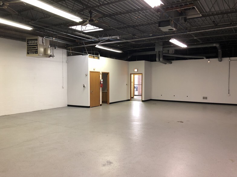More Photos Of 1221-1243 Rand Rd, Des Plaines Unknown For Lease