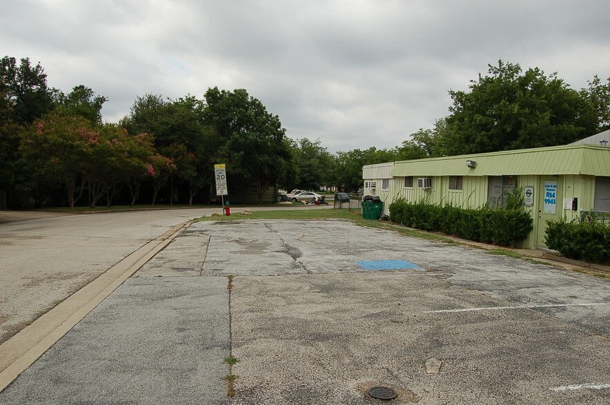 More Photos Of 4918 Broadway Ave, Haltom City Schools For Sale
