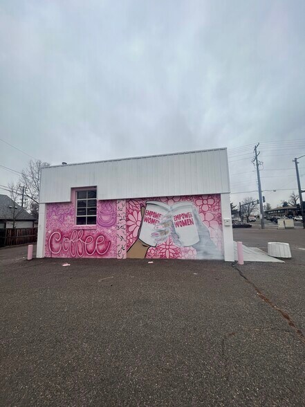 More Photos Of 2000 Wadsworth Blvd, Lakewood Freestanding For Lease