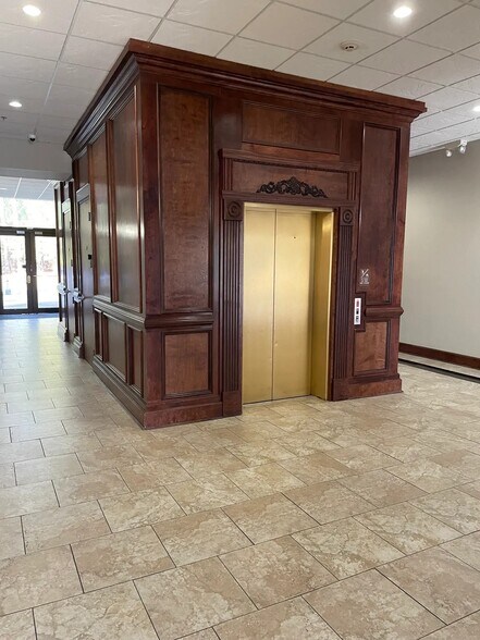 More Photos Of 385B Highland Colony Pky, Ridgeland Office For Lease