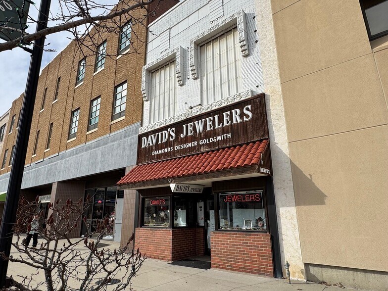 More Photos Of 623 S Kansas Ave, Topeka Storefront Retail Office For Sale