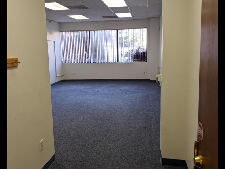 More Photos Of 501 Main St, Monroe Medical For Lease