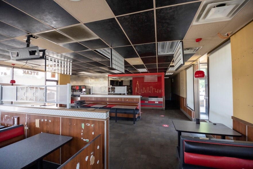 More Photos Of 2601 Charlestown Rd, New Albany Fast Food For Sale