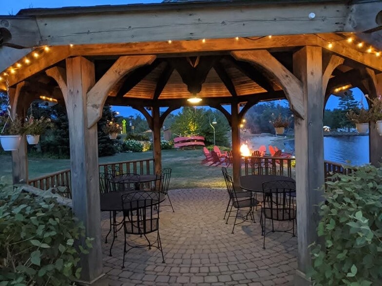 Primary Photo Of 2839 State Route 30, Speculator Hotel For Sale