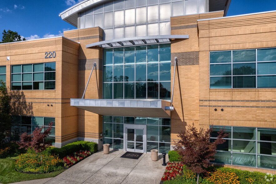 More Photos Of 220 W Germantown Pike, Plymouth Meeting Office For Sale