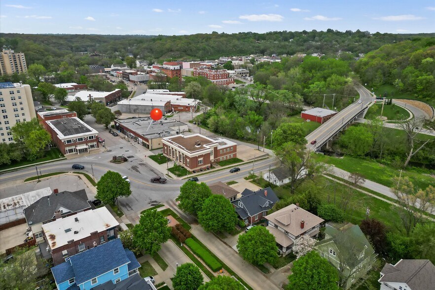 More Photos Of 453-463 S Thompson Ave, Excelsior Springs Storefront Retail Office For Sale