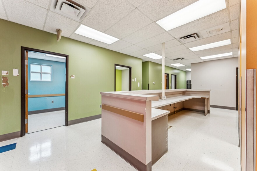 More Photos Of 1090 9th Ave SW, Bessemer Medical For Sale