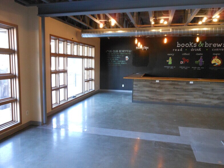 More Photos Of 643 Massachusetts Ave, Indianapolis Storefront For Lease