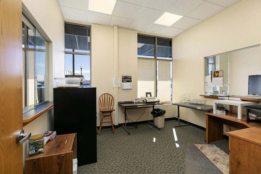 More Photos Of 21 Public Sq, Stockton Office For Sale