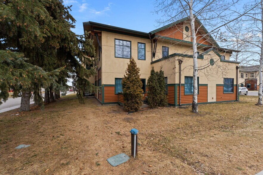 More Photos Of 1940 W Dickerson St, Bozeman Office For Sale