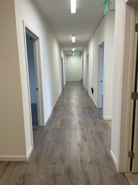 More Photos Of 827 E Jefferson Blvd, Los Angeles Light Manufacturing For Lease