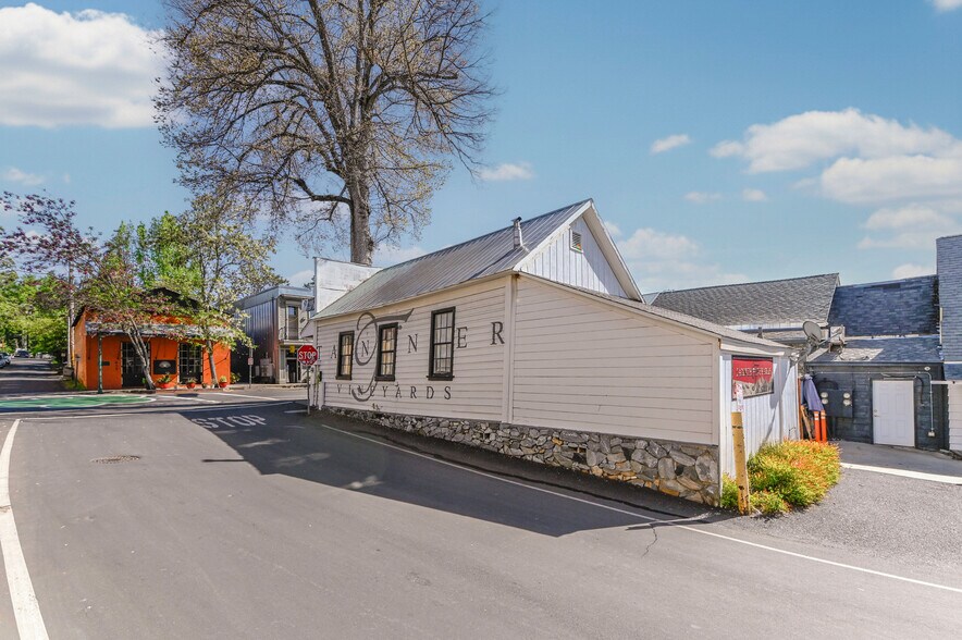 More Photos Of 435 Main St, Murphys General Retail For Sale