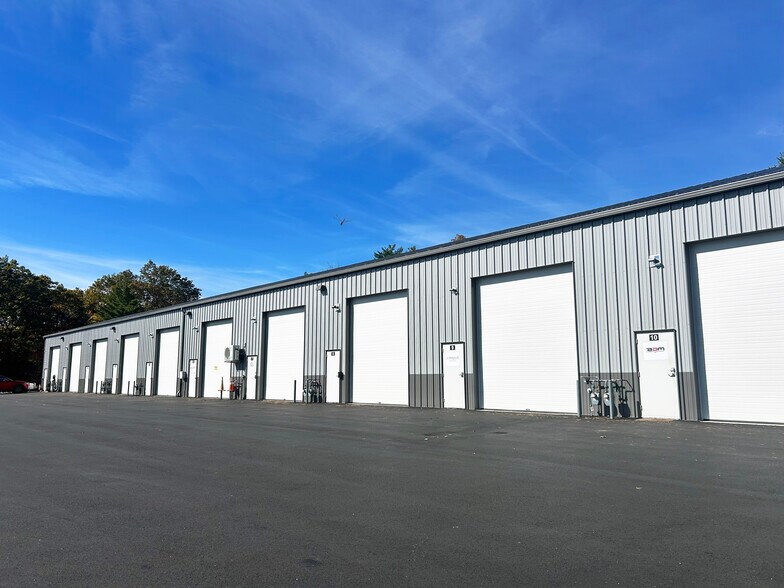 More Photos Of 22 Dartmouth Dr, Auburn Warehouse For Lease