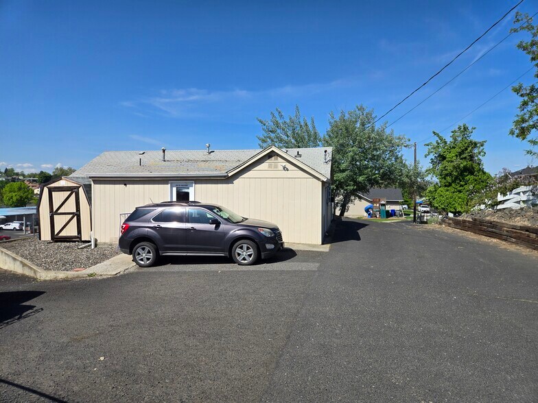 More Photos Of 903 16th Ave, Lewiston Flex For Sale