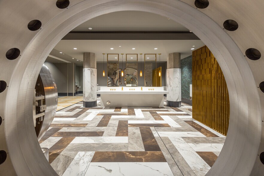 More Photos Of 821 17th St, Denver Office For Sale