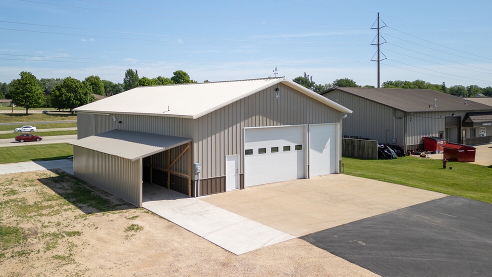 More Photos Of 219 1st SW st, Byron Warehouse For Lease