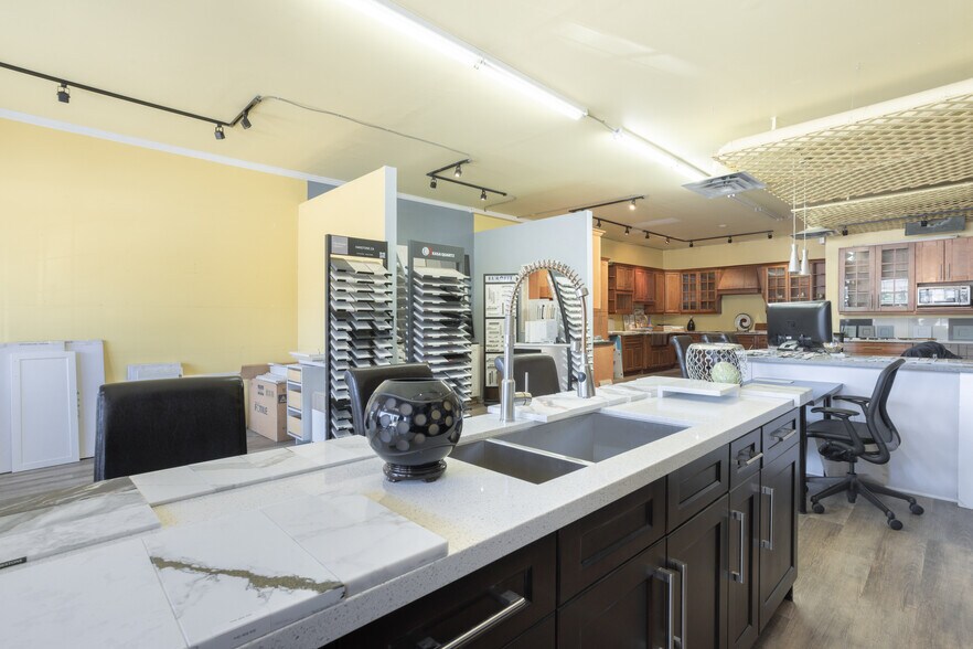 More Photos Of 15585 24th Ave, Surrey Storefront Retail Office For Sale