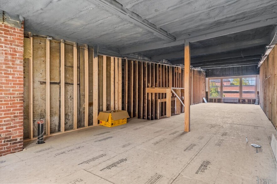 More Photos Of 367 Main St, Rockland Storefront For Sale