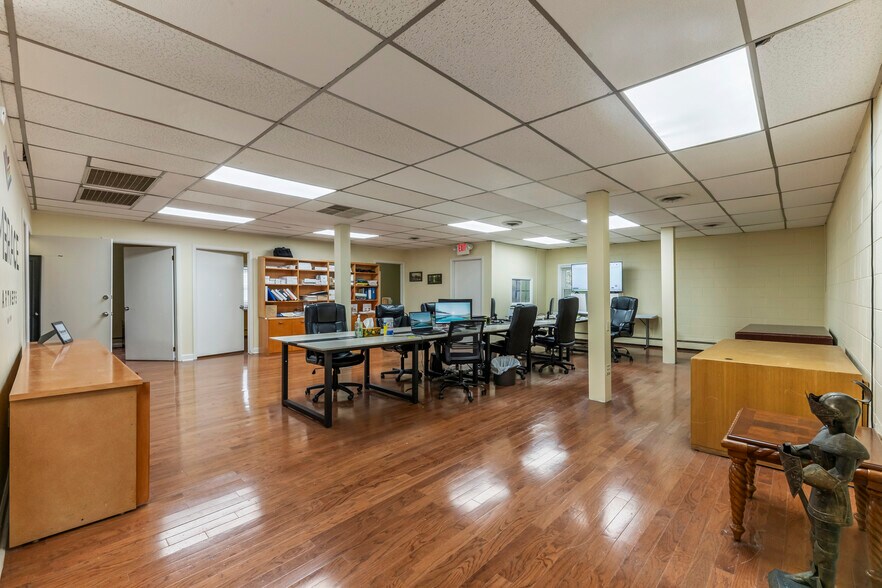 More Photos Of 37 Station Dr, Princeton Junction Office For Sale
