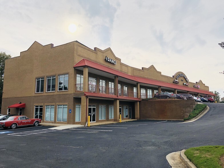 More Photos Of 230 Elm St, Cumming Unknown For Lease