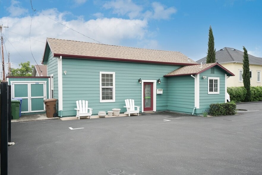 More Photos Of 8330 Brentwood Blvd, Brentwood Medical For Lease