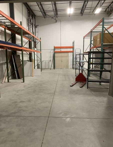 More Photos Of 1349 W 760 N, Orem Flex For Lease