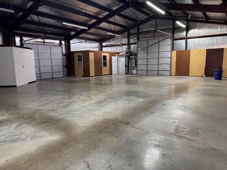 More Photos Of 803 E Highway 67, Duncanville Auto Repair For Sale