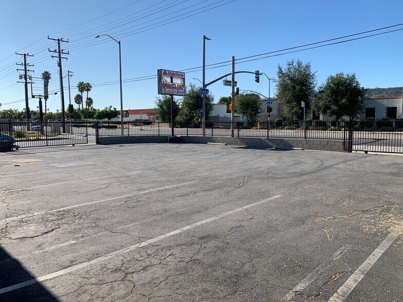 More Photos Of 15873-15879 Amar Rd, La Puente Unknown For Lease