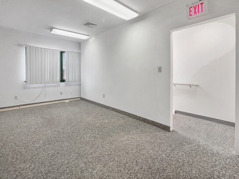 More Photos Of 608 N High St, Millville Medical For Sale