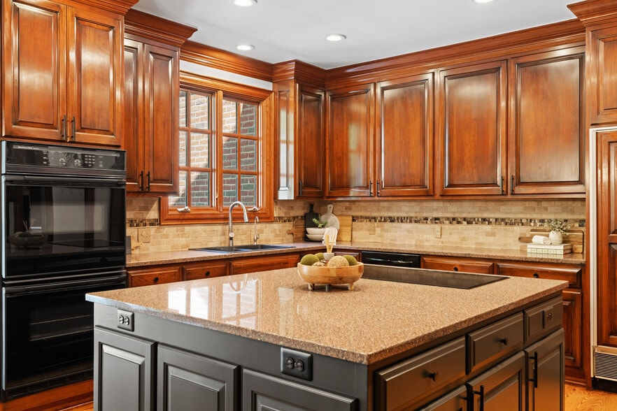 More Photos Of 5455 Plantation Rd, Sunbury Lodge Meeting Hall For Sale