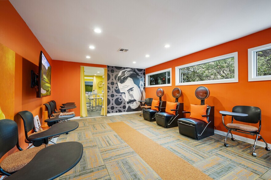 More Photos Of 8647 Wurzbach Rd, San Antonio Medical For Lease