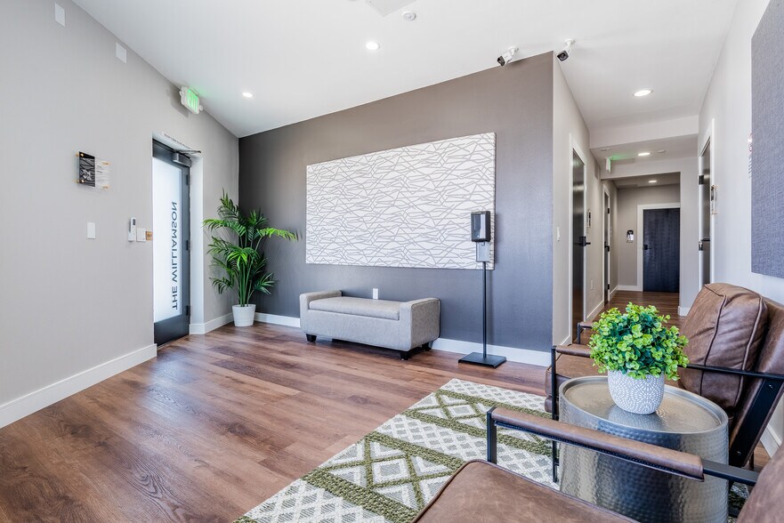 More Photos Of 10442 Burbank Blvd, North Hollywood Office For Sale