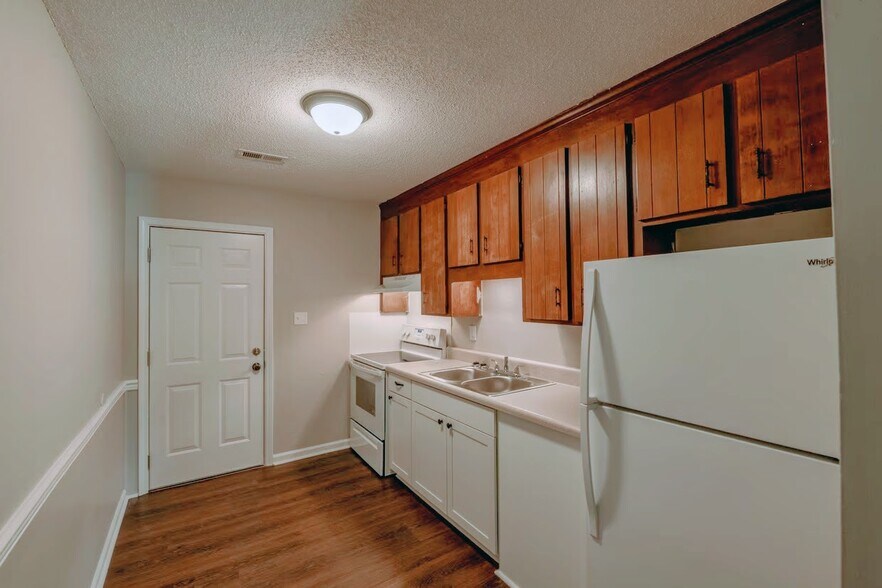 More Photos Of 600 S Vyne St, Rocky Mount Apartments For Sale