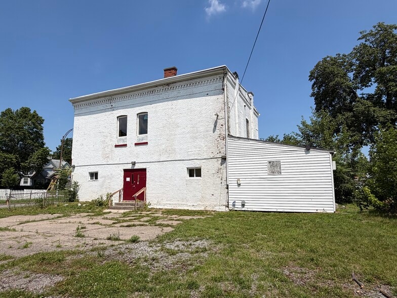 More Photos Of 230 Reynolds St, Rochester Flex For Sale