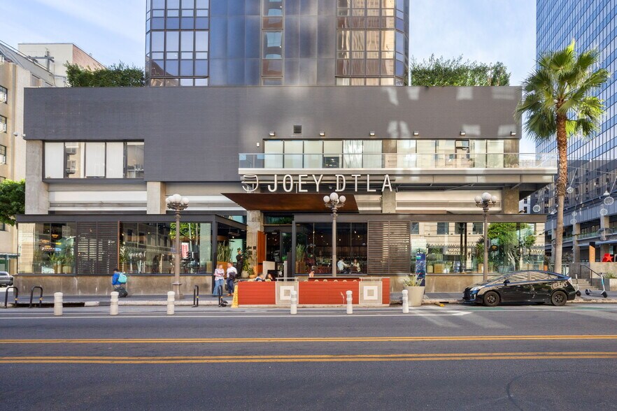 More Photos Of 701 W 7th St, Los Angeles Apartments For Lease