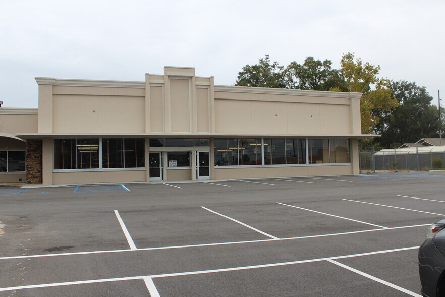 More Photos Of 564-578 W Main St, Dothan Freestanding For Lease