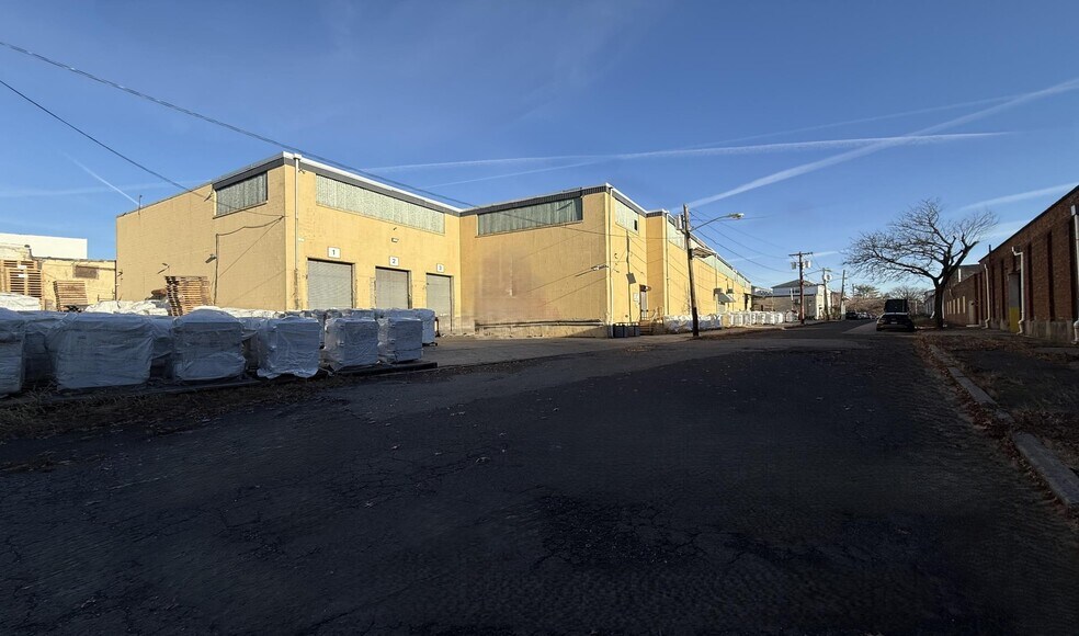 More Photos Of 27 Selvage St, Irvington Warehouse For Lease