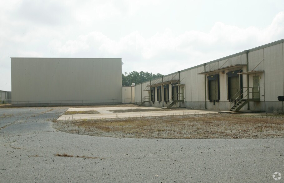 More Photos Of 220 Feld Ave, High Point Warehouse For Lease