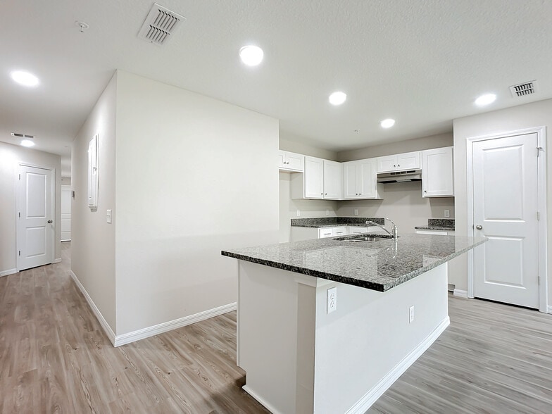 More Photos Of 9556 Hood Rd, Jacksonville Apartments For Sale