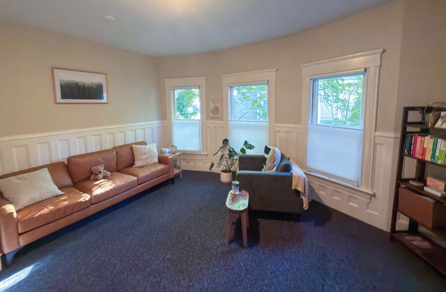 More Photos Of 292 W 12th Ave, Eugene Office For Sale