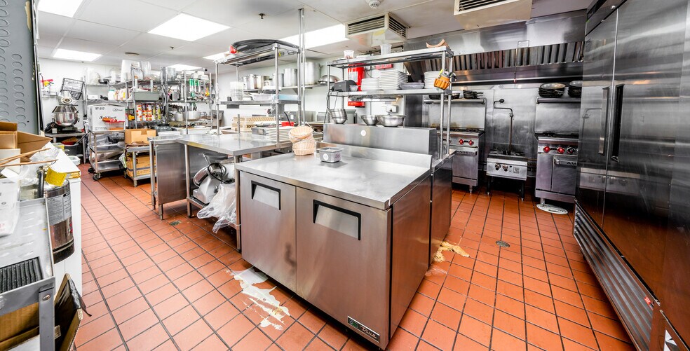 More Photos Of 108 W 2nd St, Los Angeles Apartments For Lease