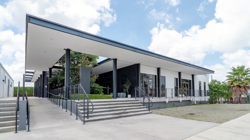 More Photos Of 6380 NE 4th Ave, Miami Office For Lease