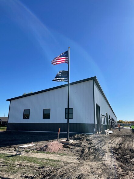 More Photos Of 900 W 25th St, South Sioux City Warehouse For Lease