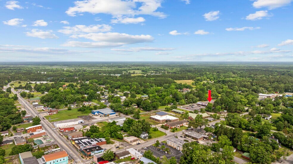More Photos Of 15 W Ashland St, Andrews Supermarket For Sale
