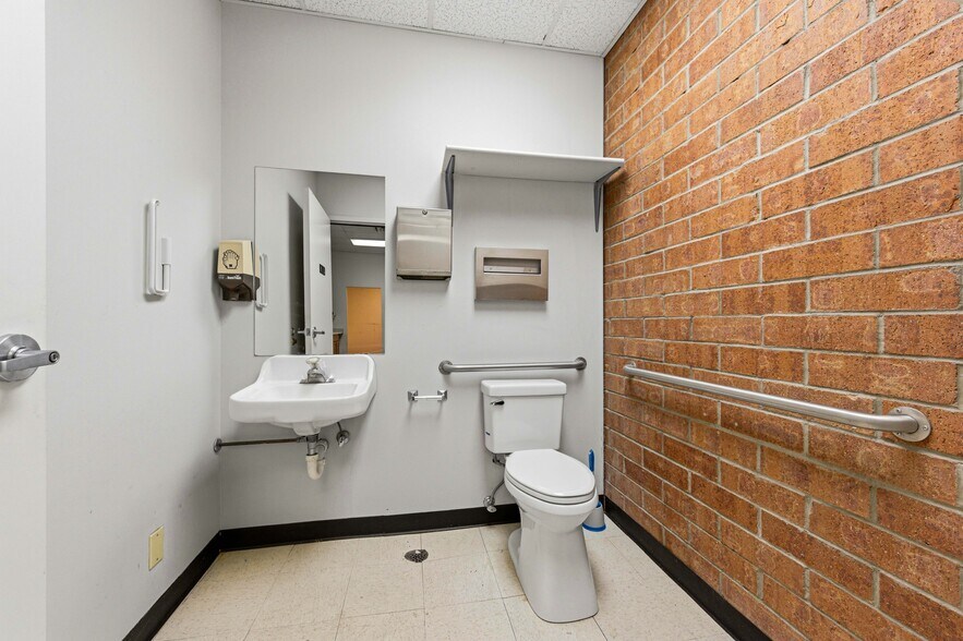 More Photos Of 1716 W US Highway 50, Pueblo General Retail For Lease