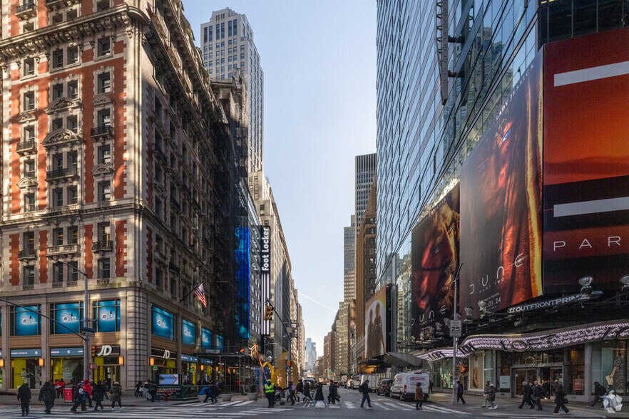 More Photos Of 1460 Broadway, New York Coworking Space