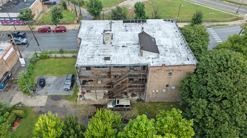 More Photos Of 6900 S Vernon Ave, Chicago Apartments For Sale