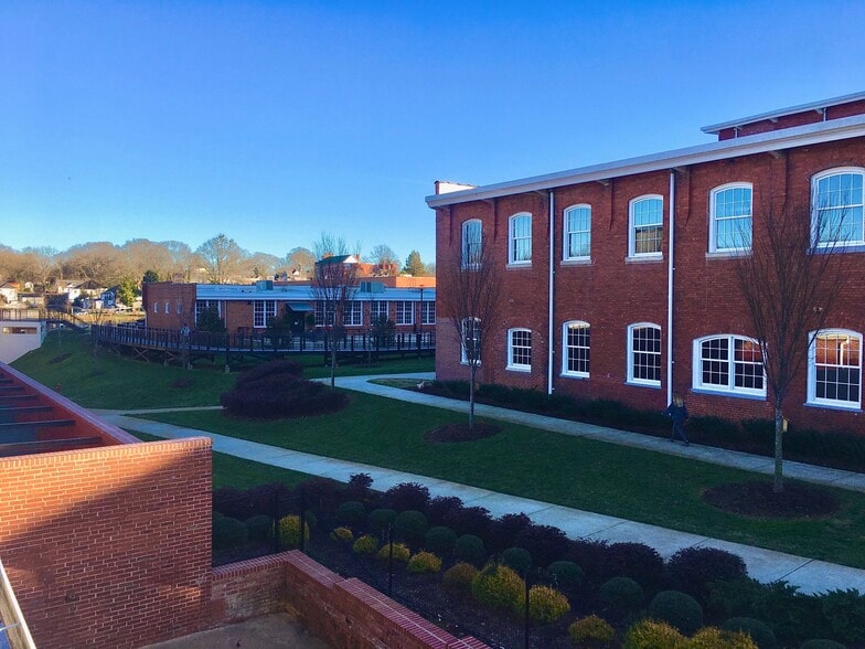 More Photos Of 1800 Drayton Rd, Spartanburg Storefront Retail Office For Lease